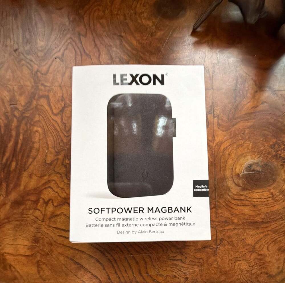 Lexon Softpower Magbank Compact Magnetic Wireless Powerbank Black